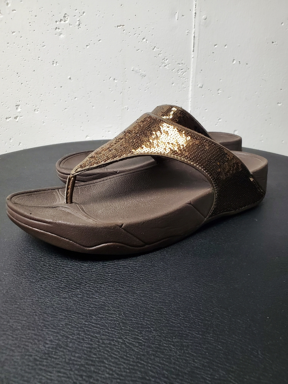 Fitflop Brown Sequin Thong Sandals with Metallic Shine Sz 9